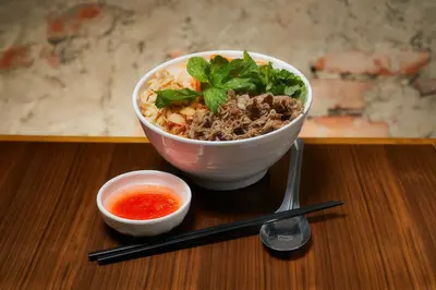 Lemongrass Beef with Dry Noodles