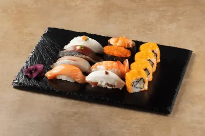 Premium Sushi Platter (12 pcs.)