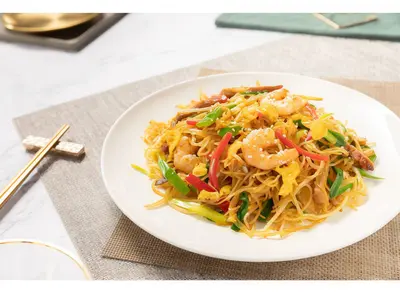 Stir-fried Rice Vermicelli in Singapore Style